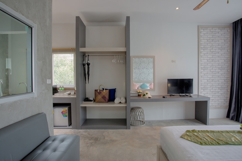 Amantra Lake View 60/72