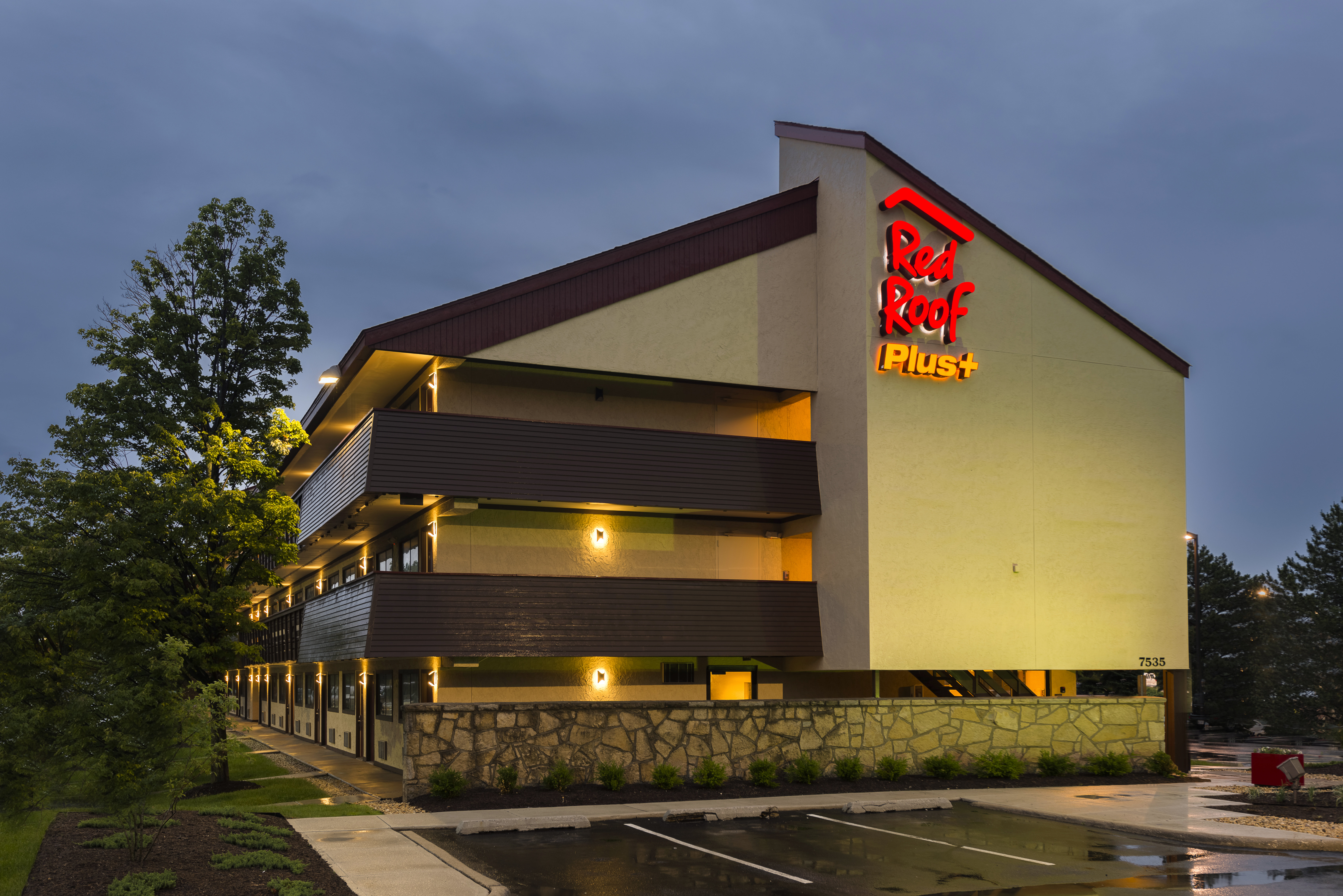 Red Roof Inn Plus Chicago - Willowbrook 9/36