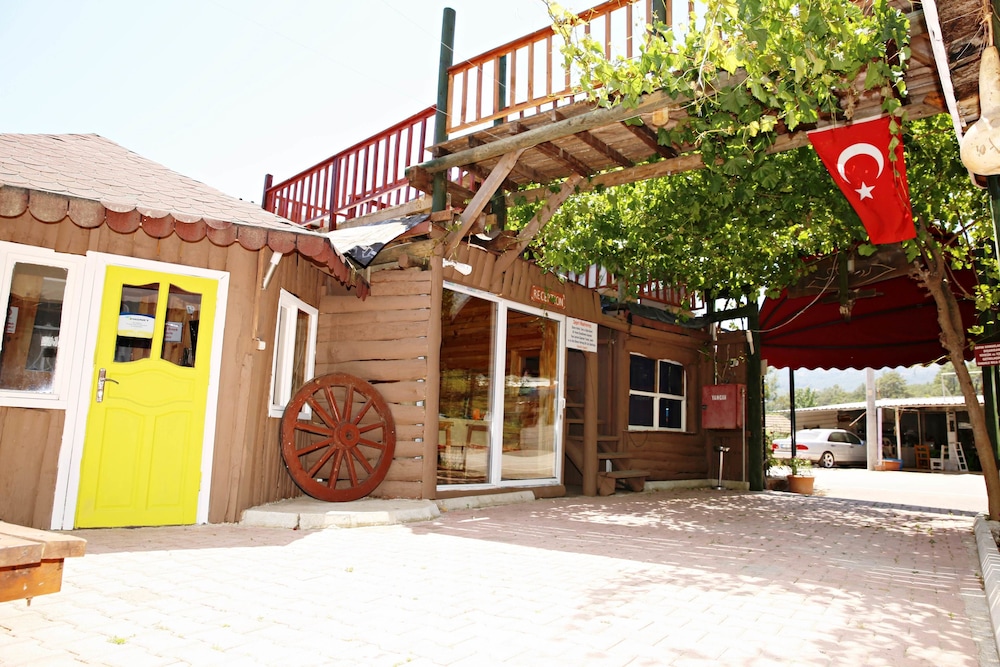 Olimpos Salinas Wooden Houses 3/21