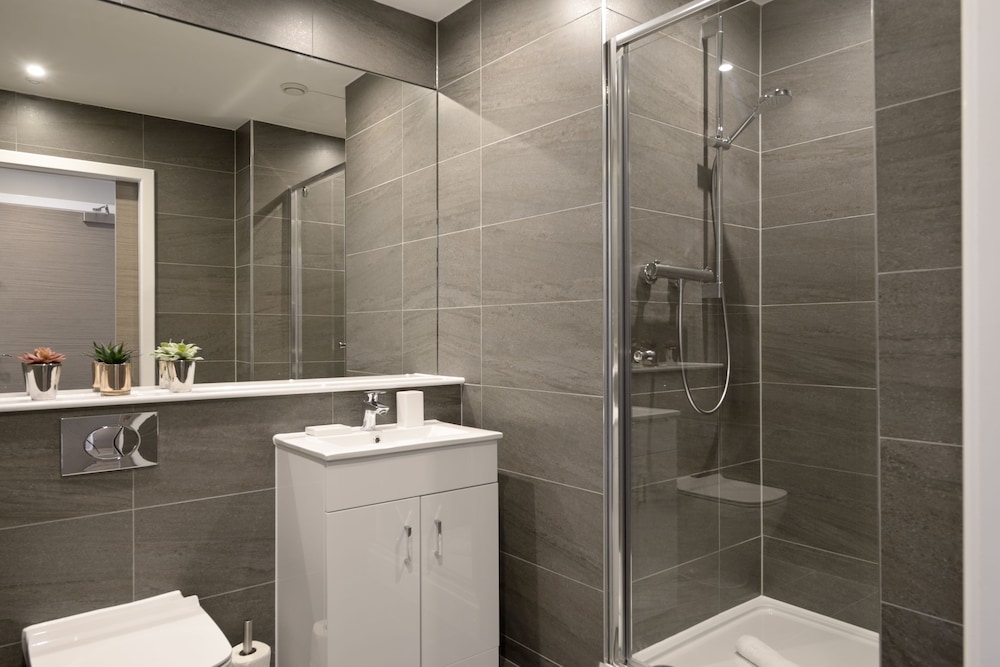 Destiny Scotland Apartments At Nelson Mandela Place 16/17