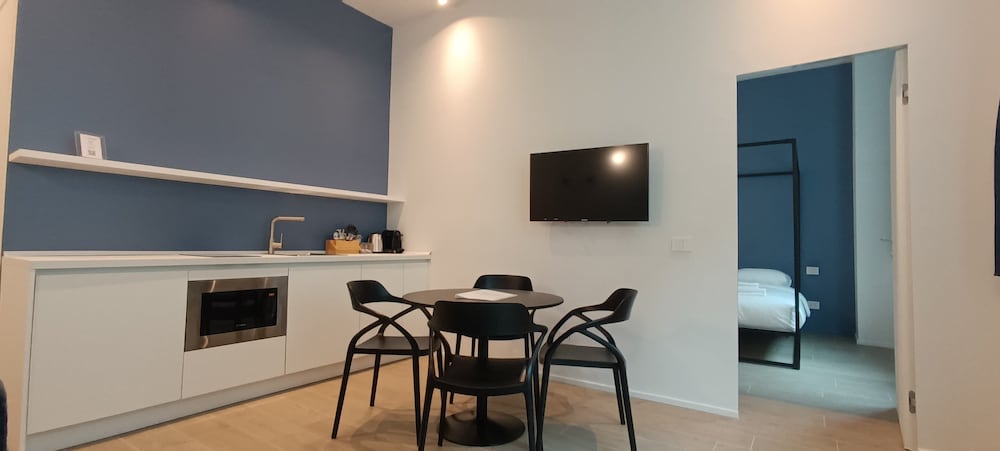 easyhomes - City Centre Suites 37/50