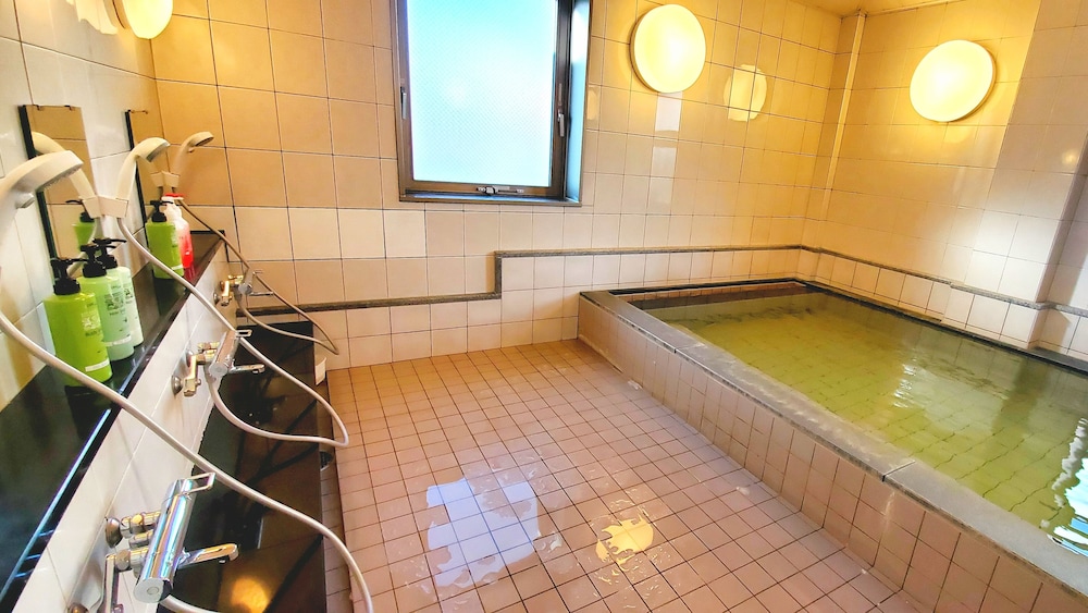 Island Hotel 38/60