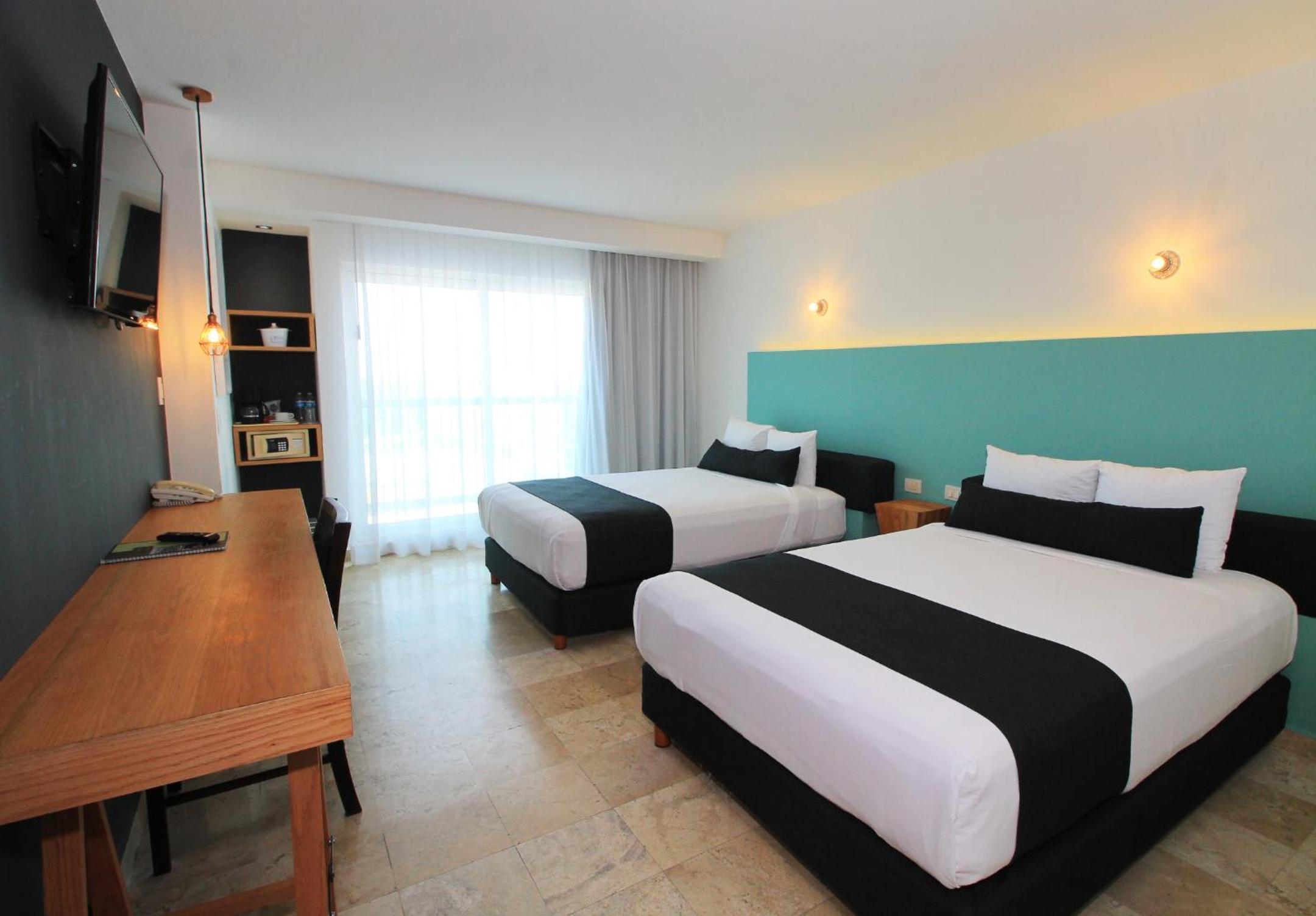 غرفة بسريرين منفصلين بإطلالة على البحر، Rivoli Select Hotel 2/7