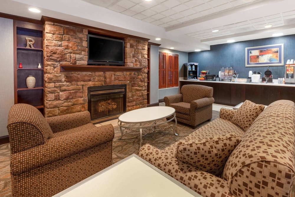 Wingate by Wyndham Erie 35/53