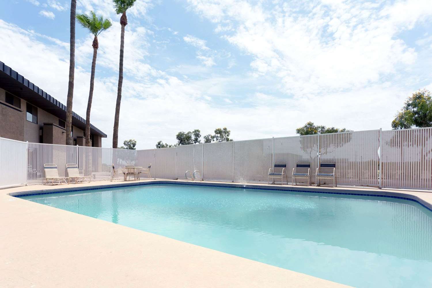 Rodeway Inn & Suites Chandler - Phoenix South I-10 8/10