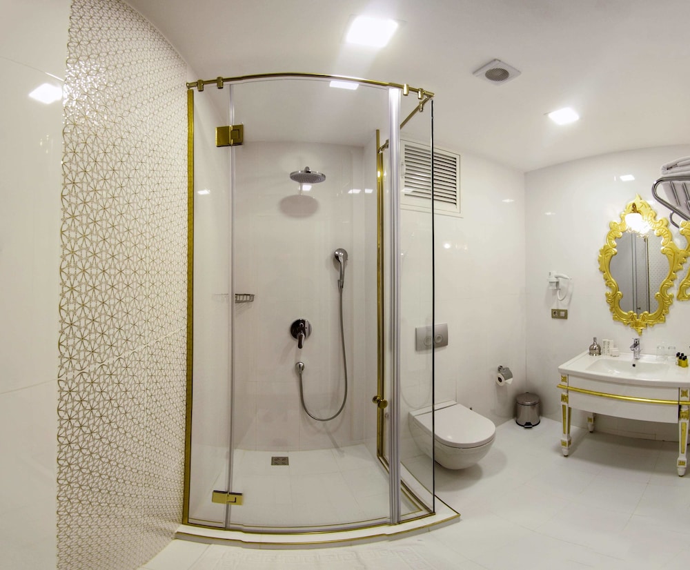 MB DELUXE HOTEL 55/59