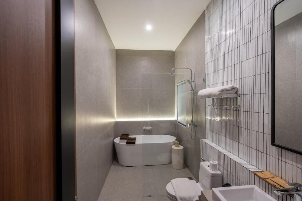 Ratan Hotel Uluwatu 50/50