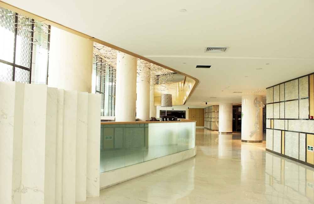 HOLIDAY INN SHIJIAZHUANG CENTRAL 10/77