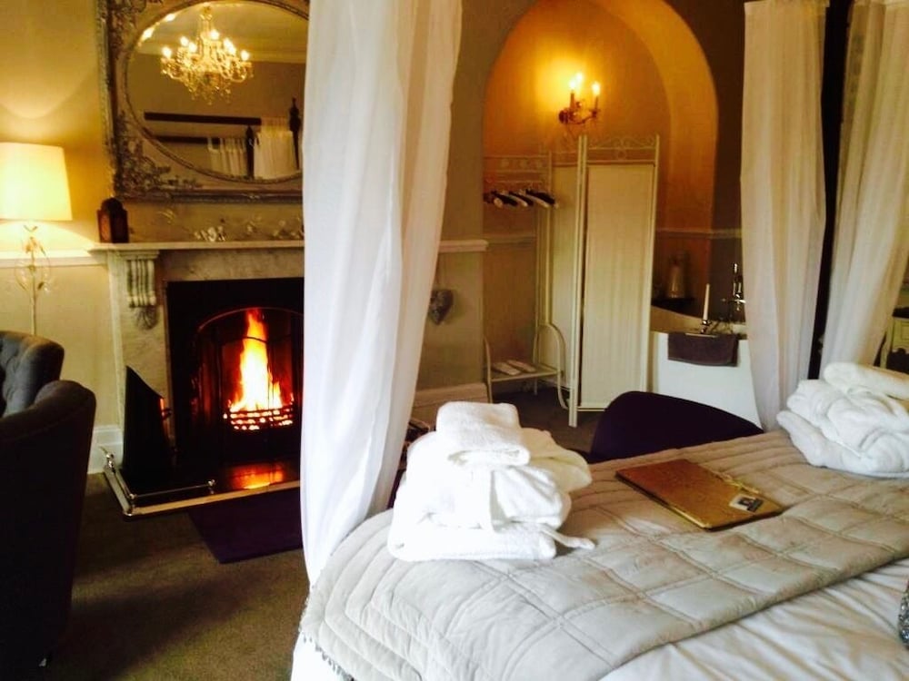 جناح بسرير كوين، The Castle House Luxury Bed & Breakfast 3/3