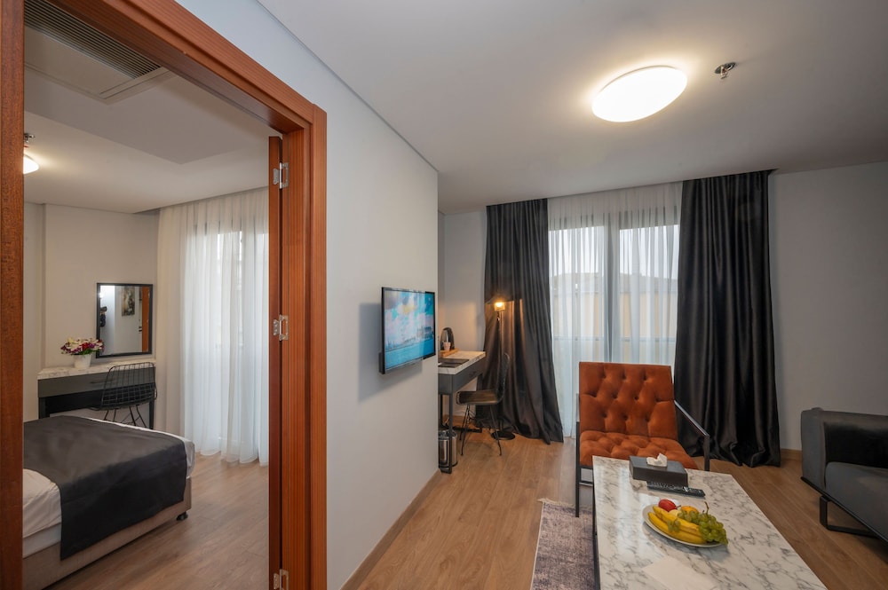 Ka Suites & Hotel 50/58