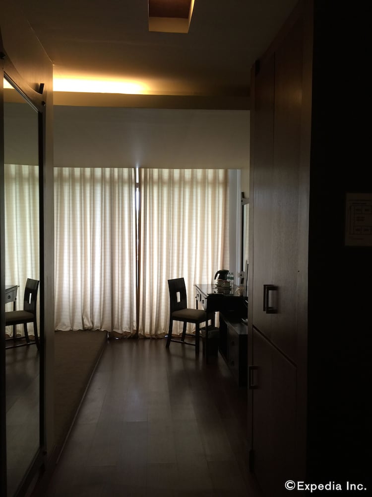 Coron Gateway Hotel Suites 24/50