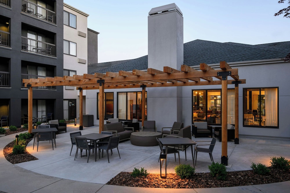 Courtyard By Marriott Downtown Boise 55/58