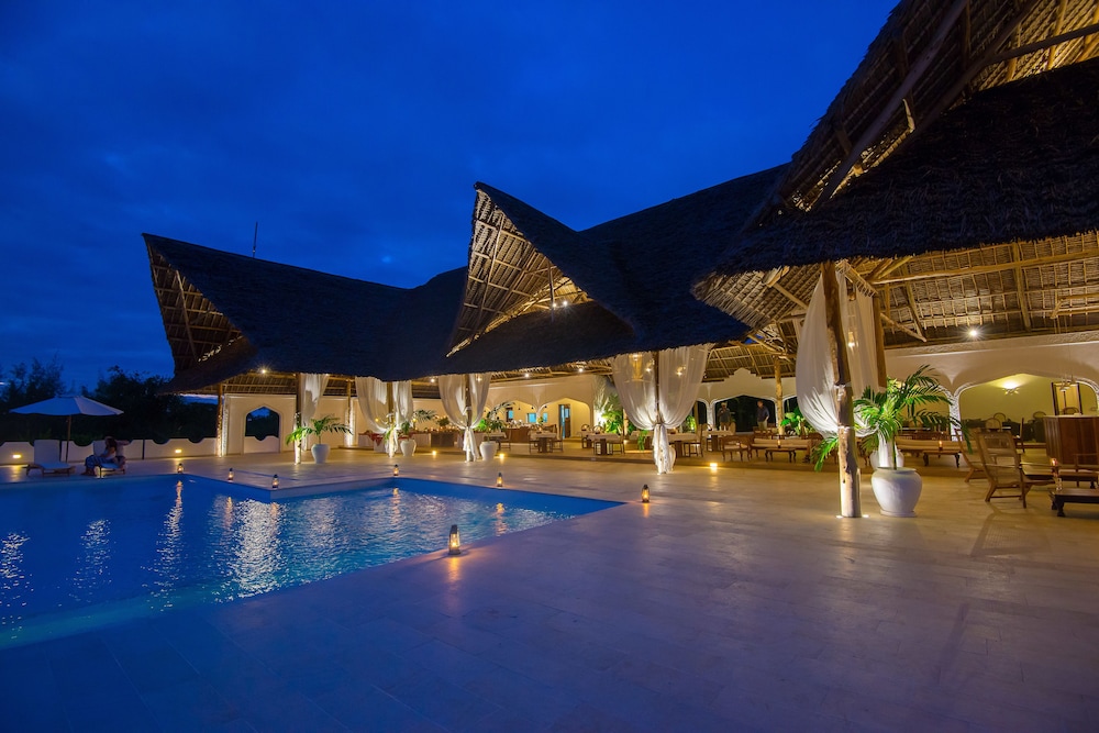 Kono Kono Beach Resort 4/73