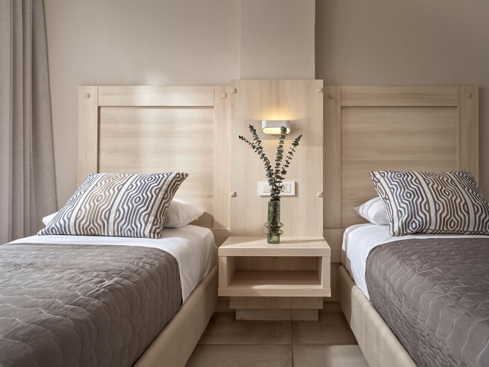 Marelen Hotel 27/76