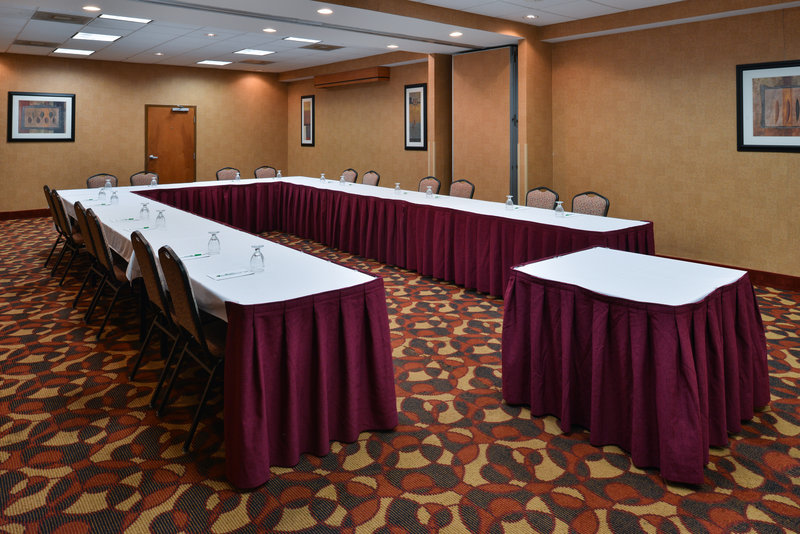 Holiday Inn Martinsburg 74/81