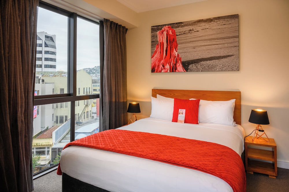 Boulcott Suites 32/70