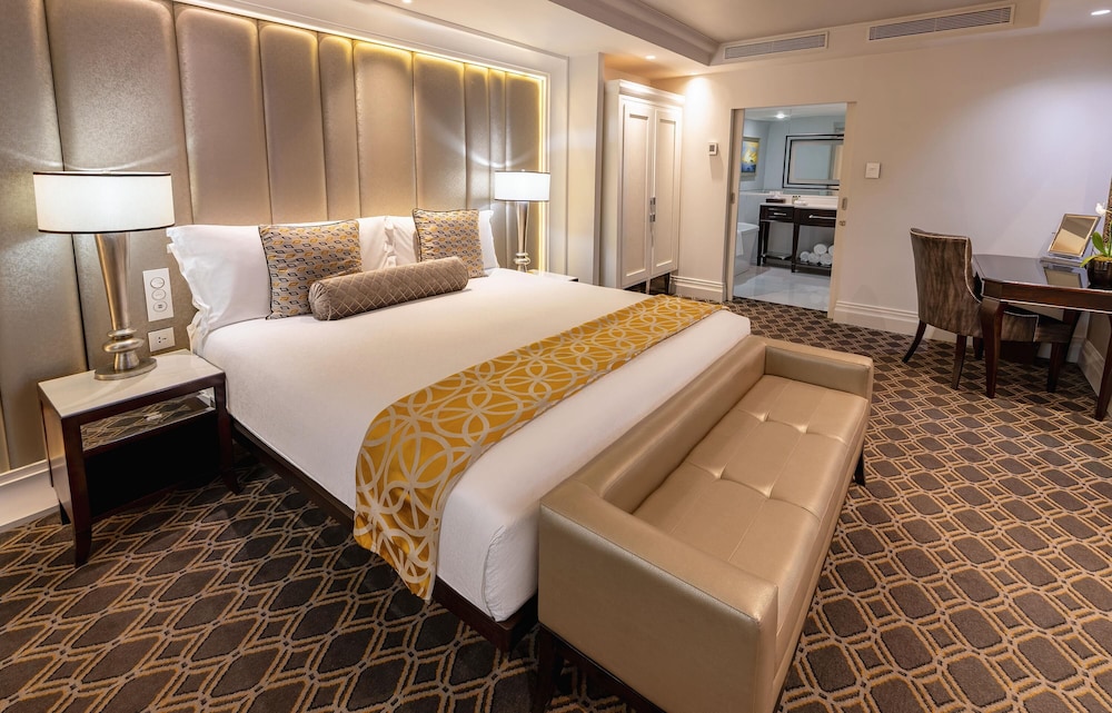 Sandton, Sun Studio, King Bed
