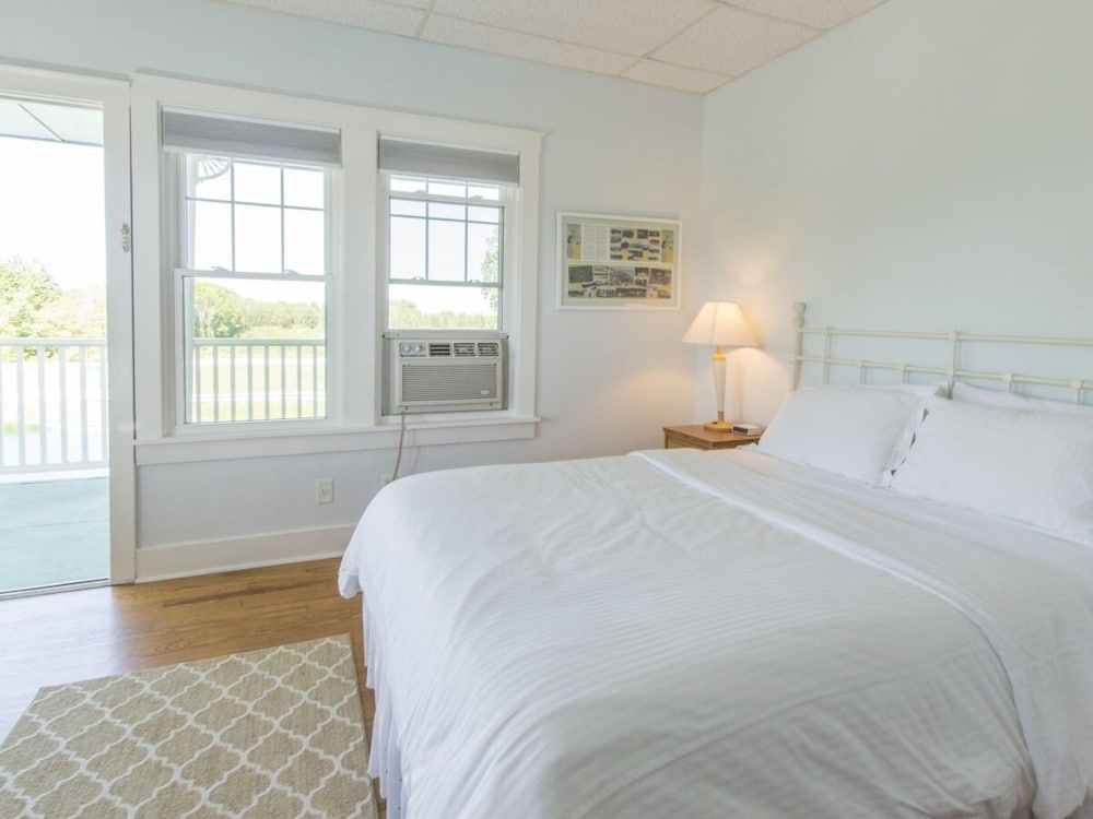 Beach House, 1 Queen and 1 Bunk Bed, Bunk Bed, Private Bathroom