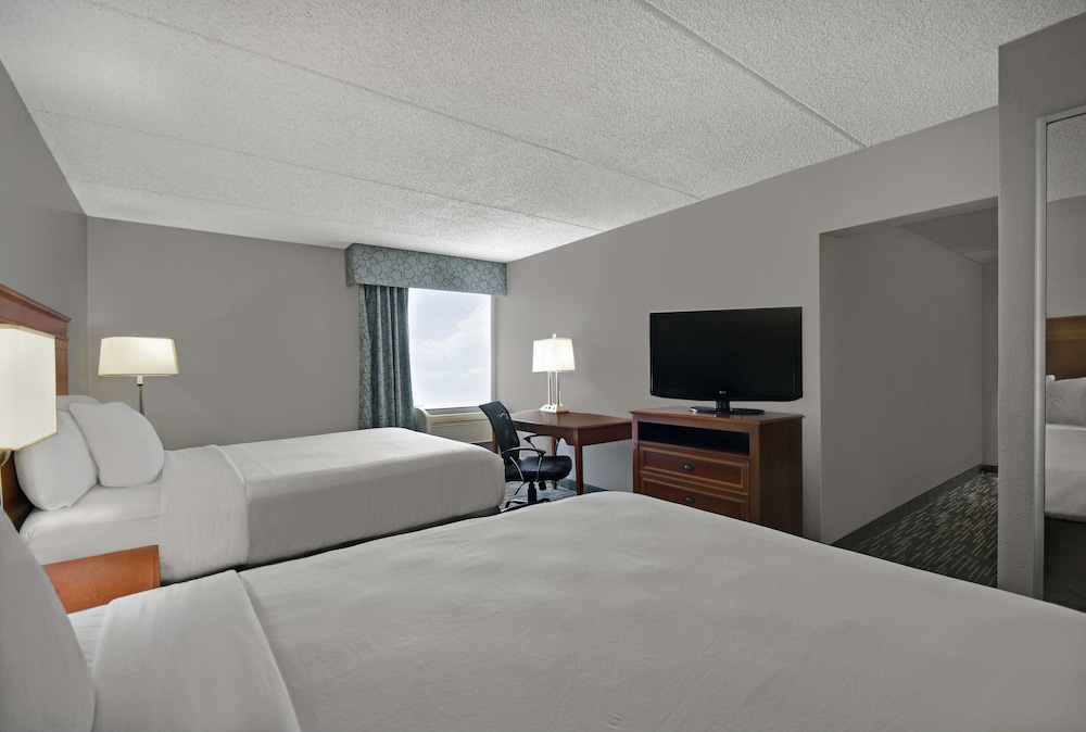 Spark by Hilton Rochester University Area 16/36