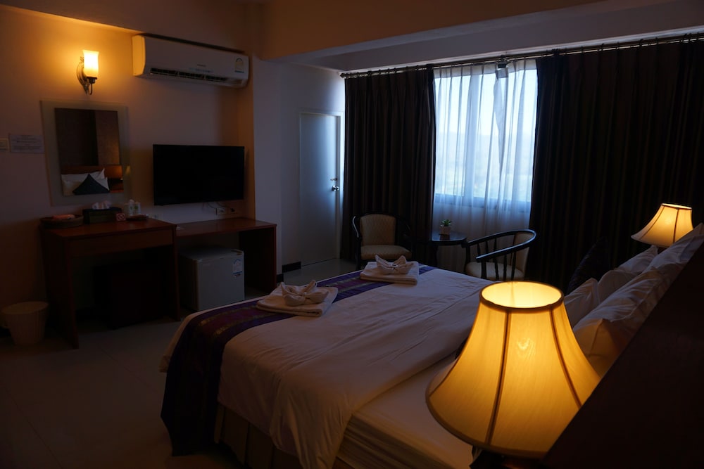 Kirimathani Hotel 12/38