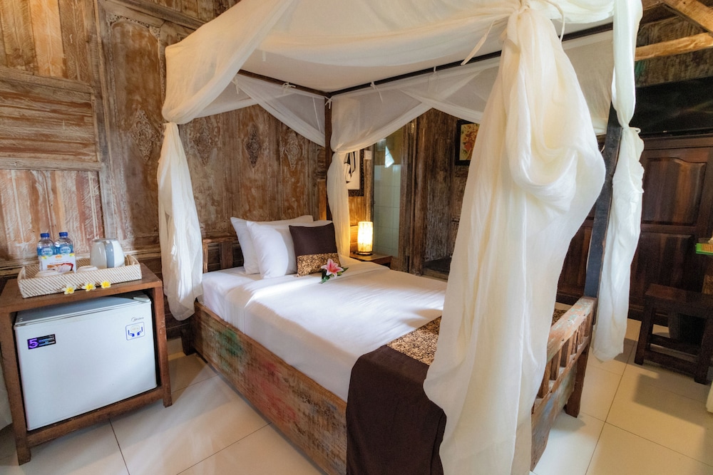 2 Bedrooms, Bungalow