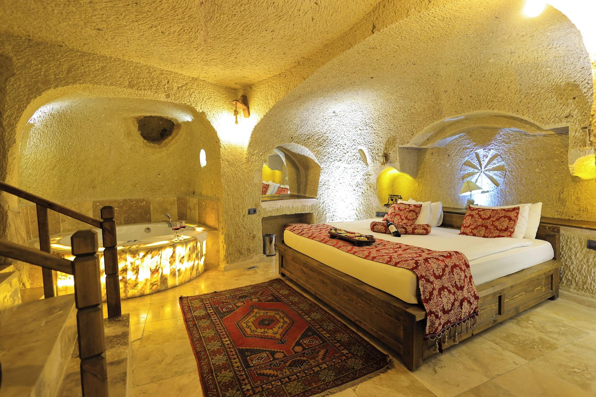 Cave, Suite