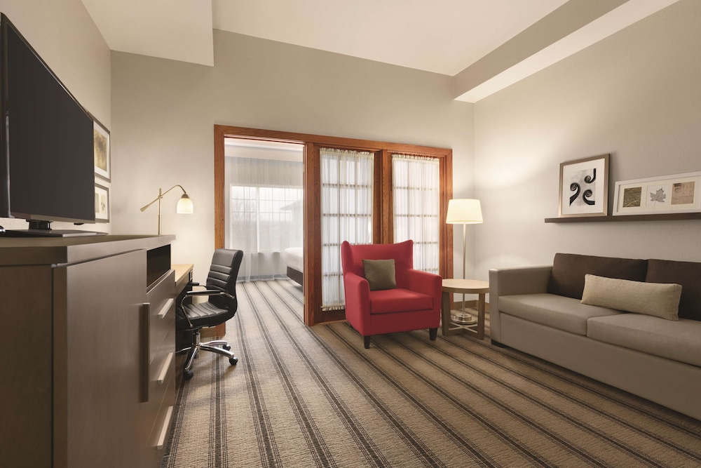 Country Inn & Suites by Radisson, Billings, MT 21/34