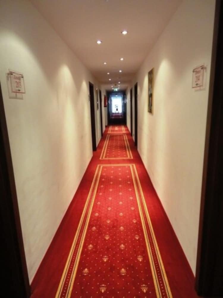 Grand Hotel Dream Frankfurt photo2