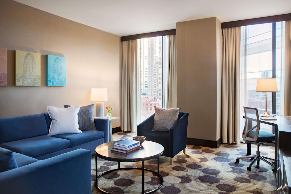 Hotel 505 River North 38/75