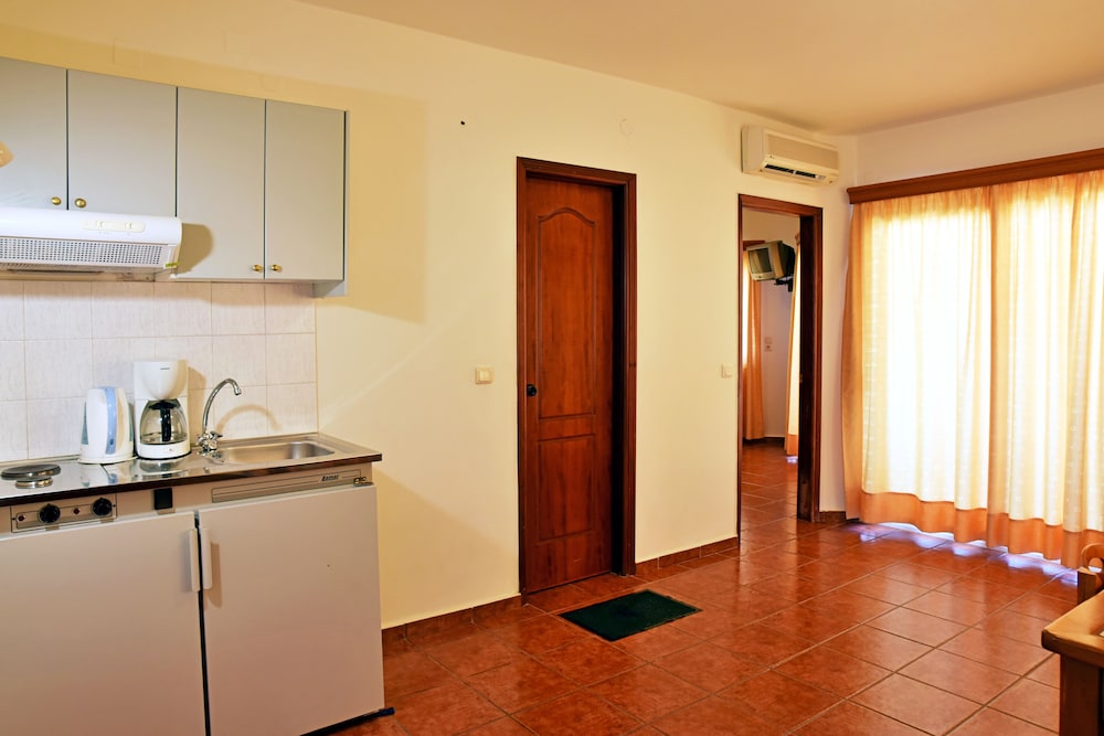 Iolkos Hotel 33/52