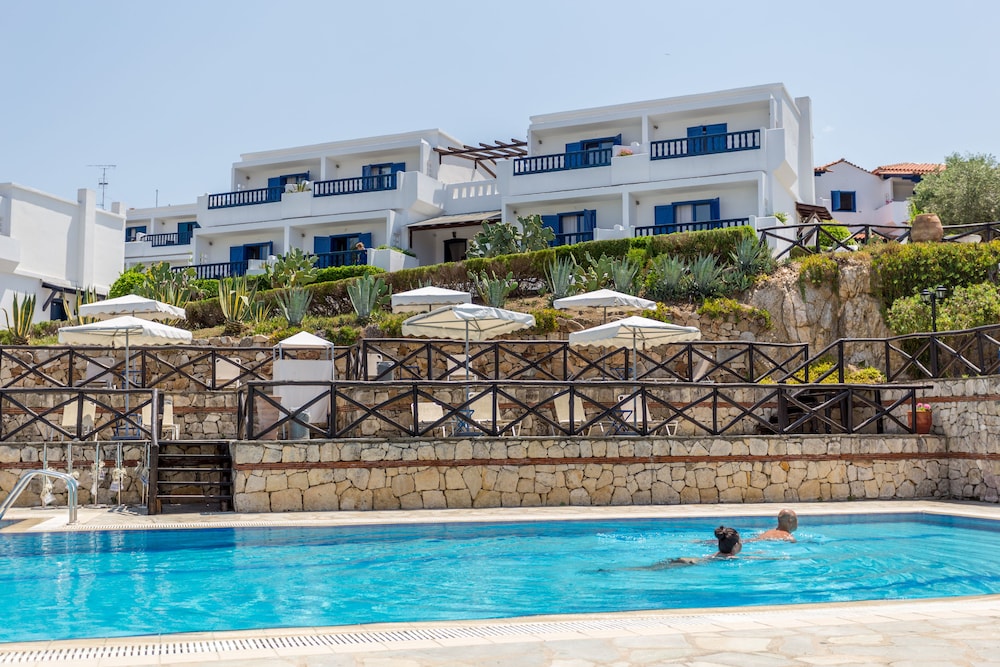 Agionissi Resort 4/50