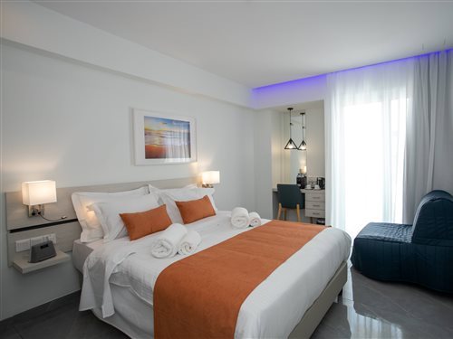 Room, Single, Double or Twin Bed
