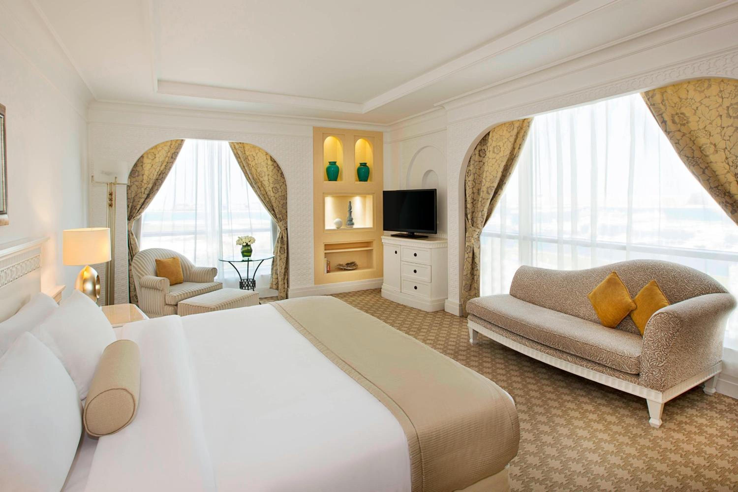 Al Habtoor Grand Resort, Autograph Collection in DUBAI