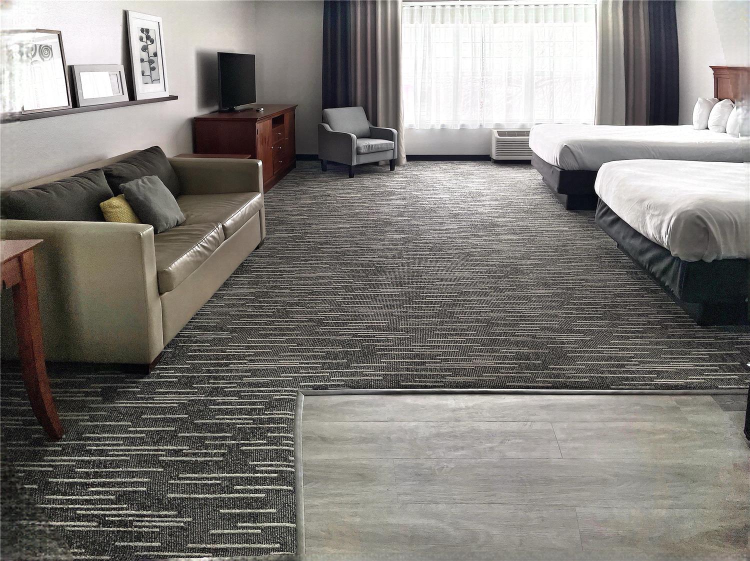 Suite, 2 Queen Beds, Sofa 2/3