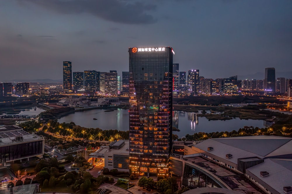 Crowne Plaza Yiwu Expo 45/50