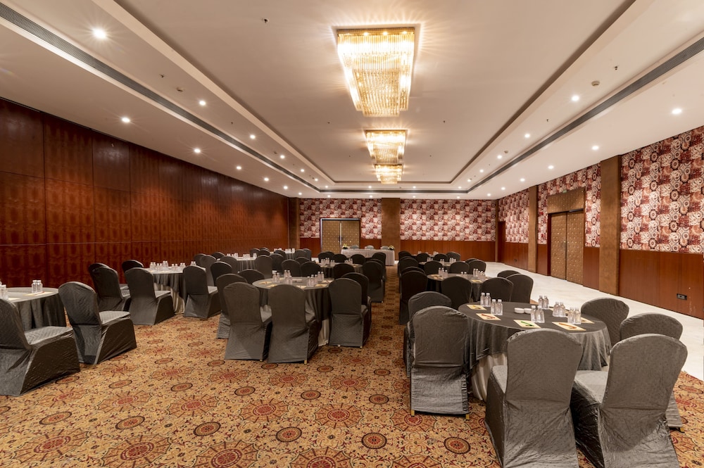 Saya Grand Resort By Treat Thane 39/50