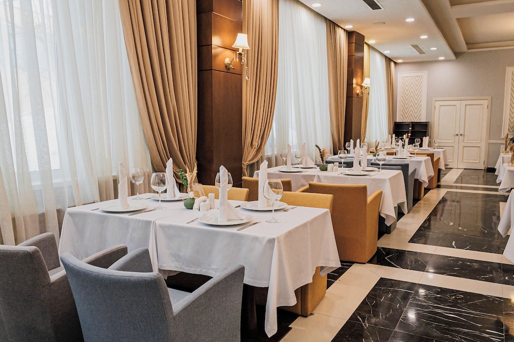 Comfort Hotel Astana 53/70