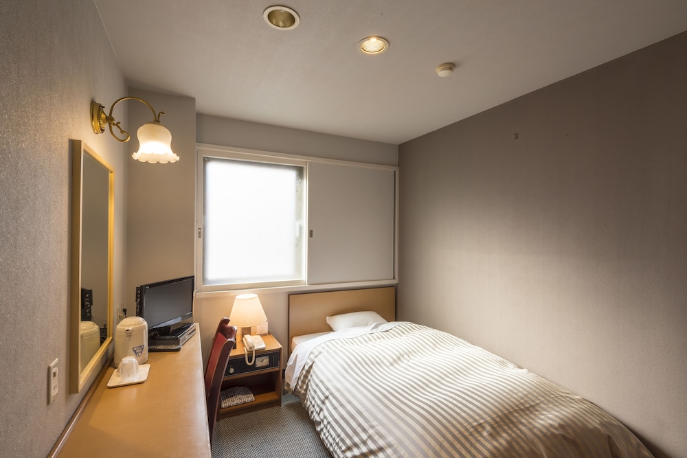 1 BEDROOM, BASIC, SINGLE