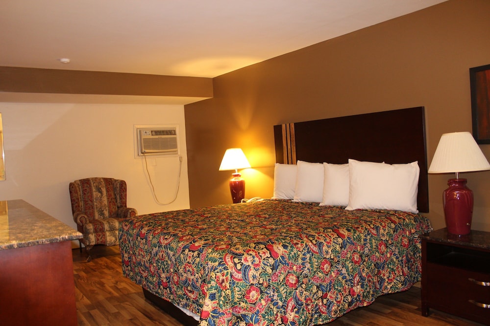 American Inn & Suites 7/28
