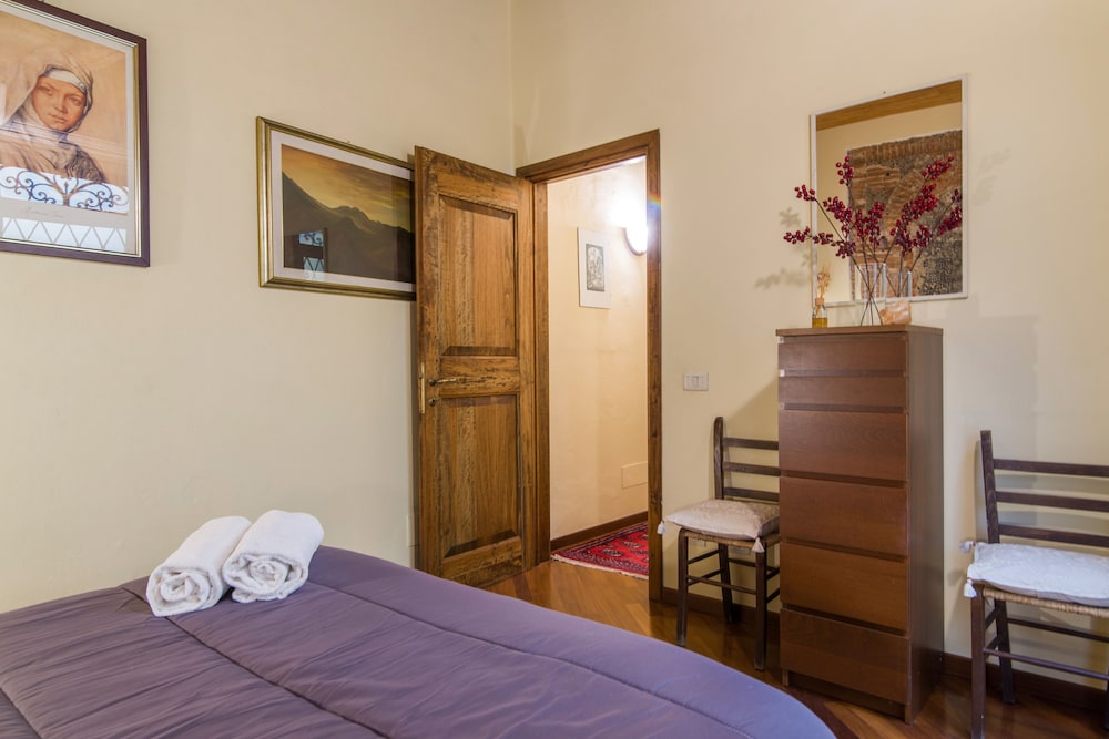Florence Ariento Romantic Apartment 6/32