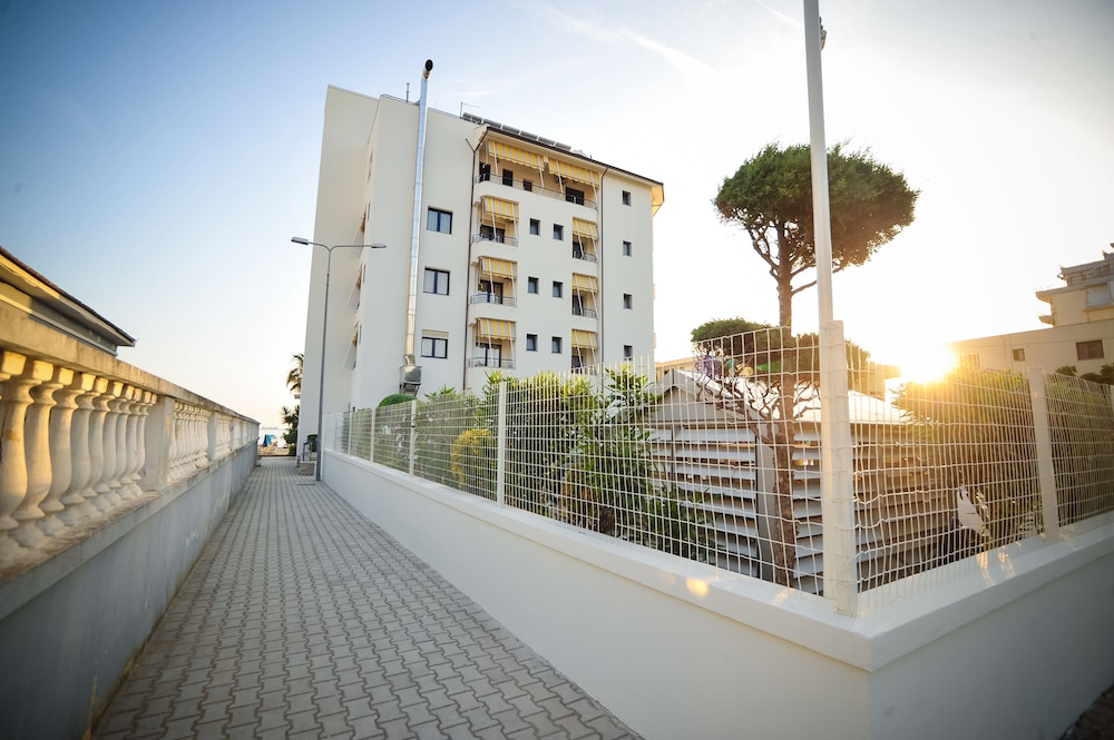 Iliria Internacional Hotel in DURRES