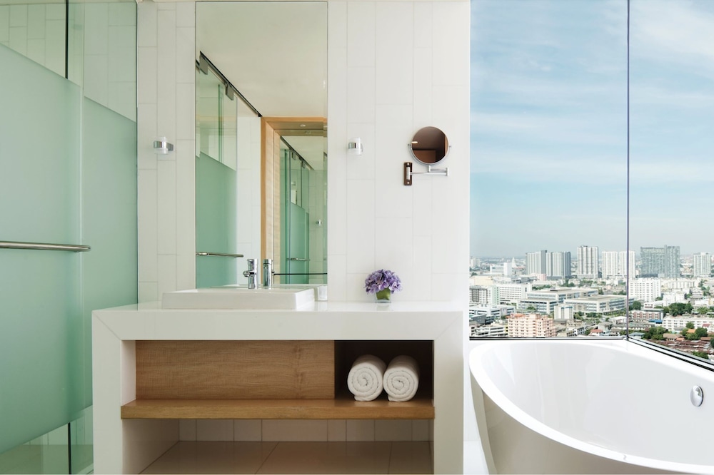 Avani Riverside Bangkok Hotel 21/72