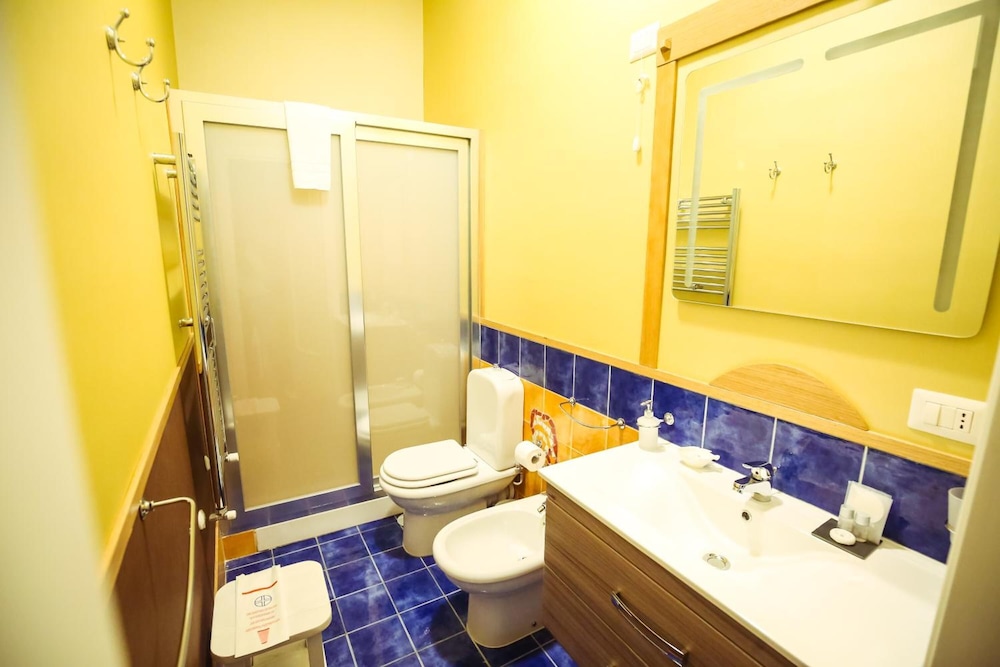 Hotel Napoli Mia 6/65