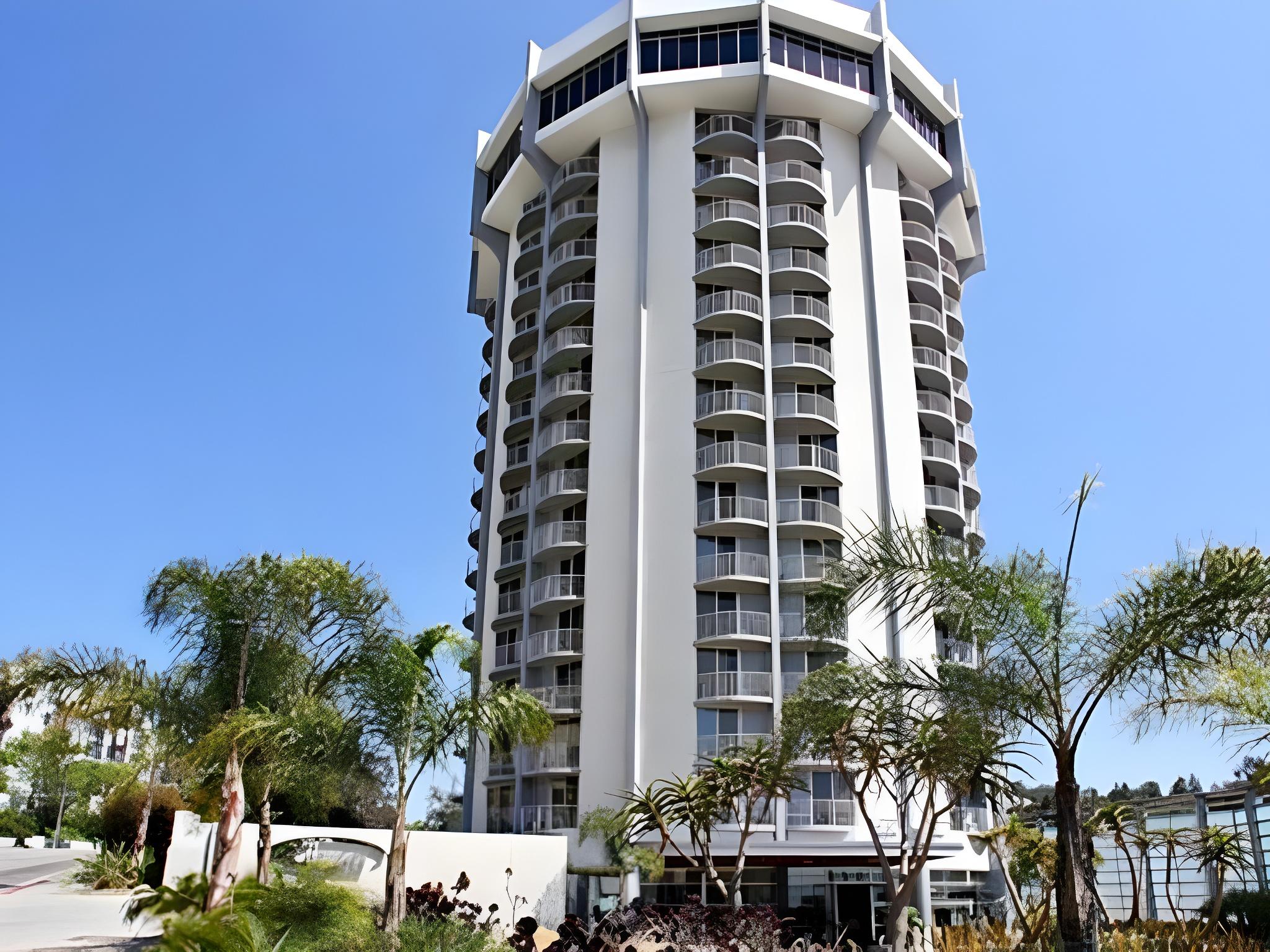 Angeleno Hotel