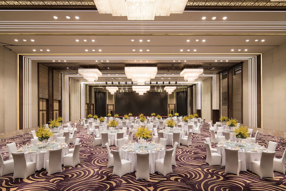 Radisson Blu Zhengzhou Huiji 53/58