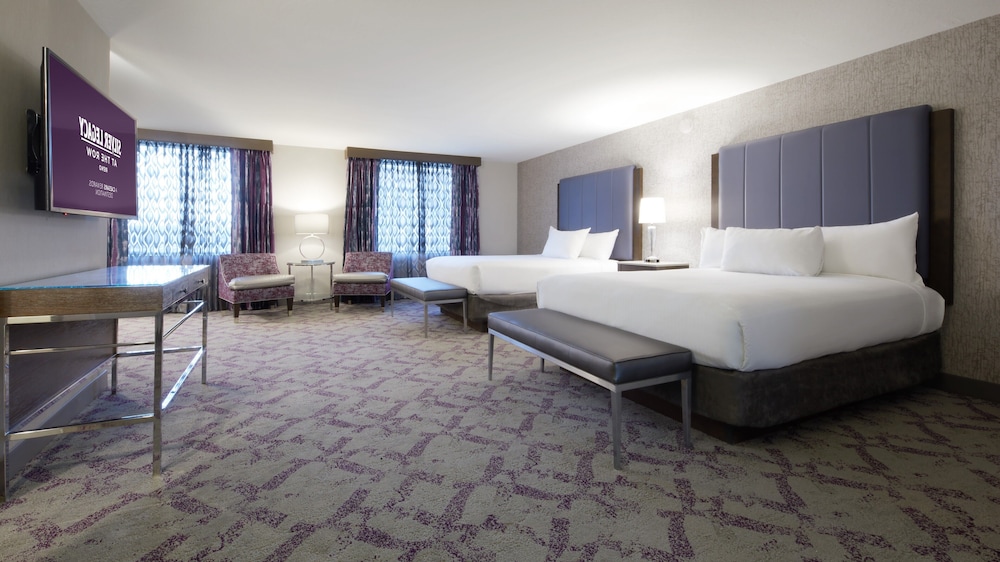 JUNIOR SUITE, 2 QUEEN BEDS