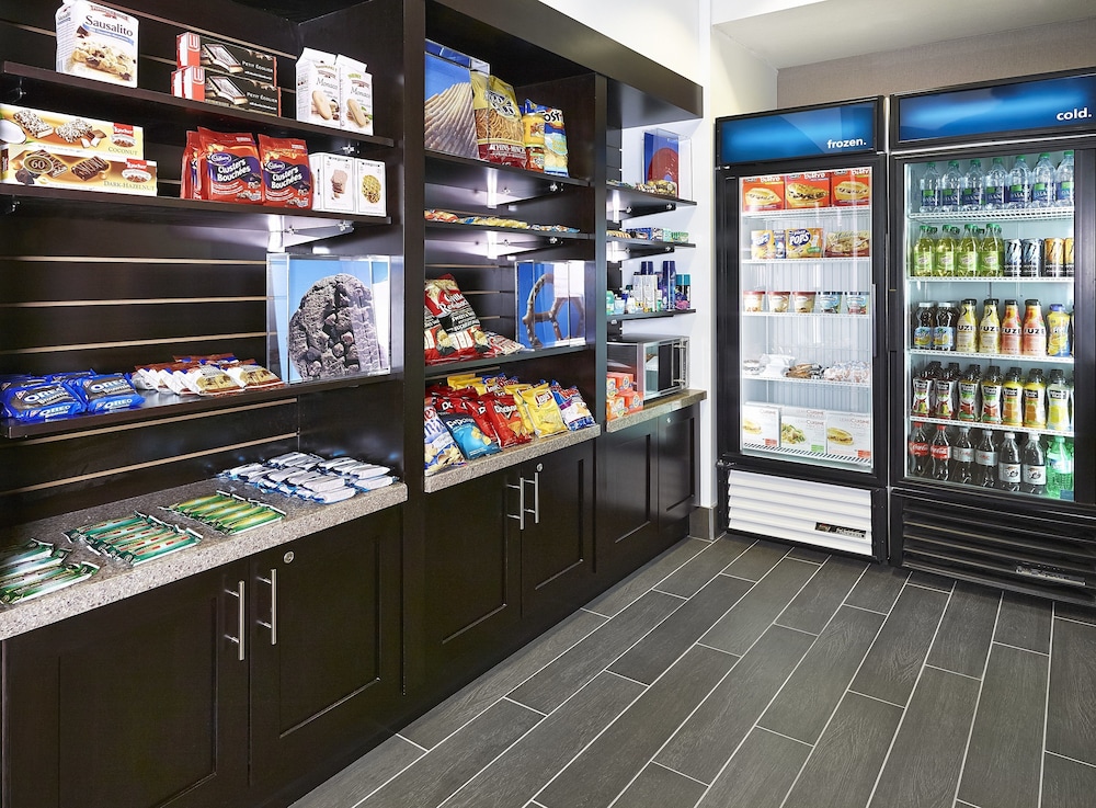Hampton Inn By Hilton Calgary Airport North 35/58