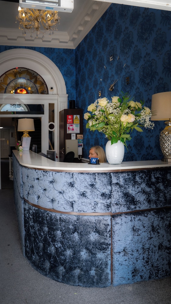 Hotel St. George by Nina 8/50
