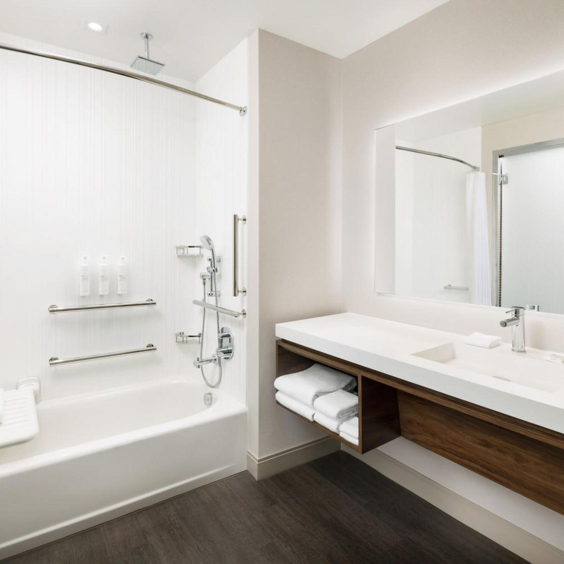 AC Hotel by Marriott Newtown Square 40/43