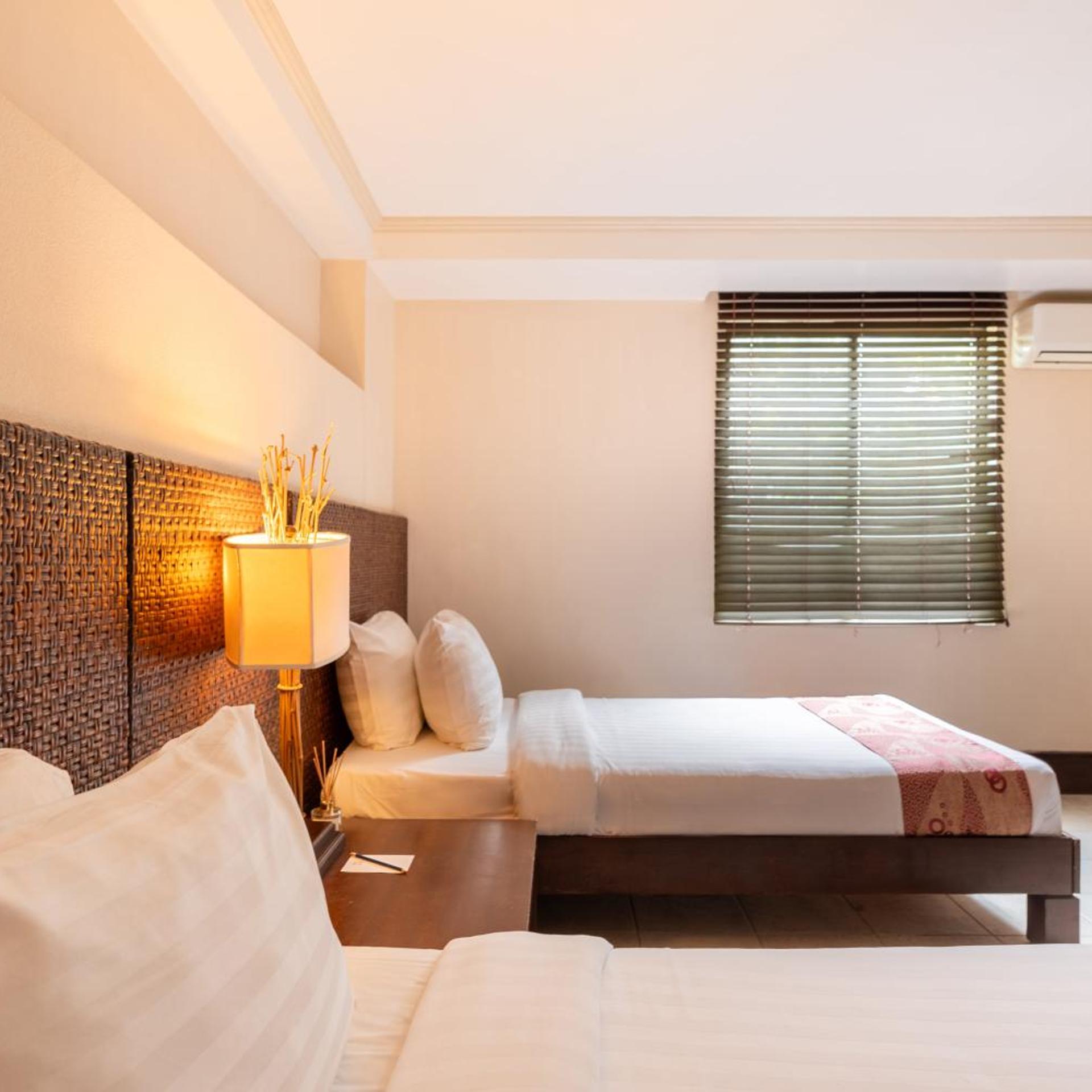 Deluxe, Twin Beds